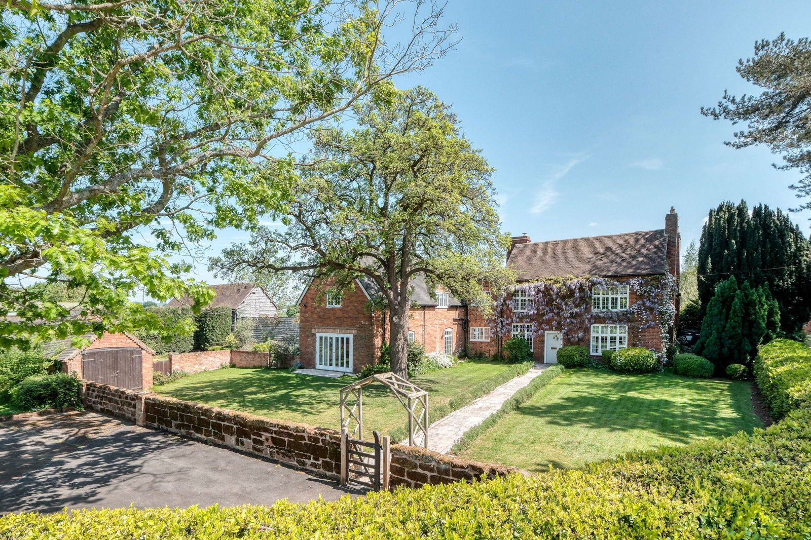 Harvington Hall Farm Harvington Hall Lane, Harvington, Kidderminster, Kidderminster, DY10 4LR